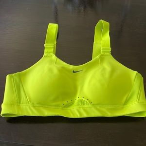 Nike size small sports bra like green worn once